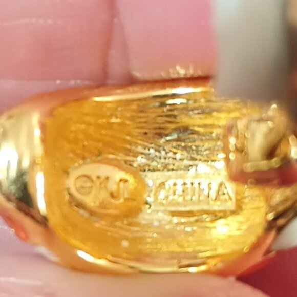 Kenneth Jay Lane Earrings Enamel Giraffe Design Gold & Orange Clip On KJL - Picture 8 of 8